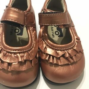 See Kai Run size 5 Bronze Copper BELLE Mary Janes